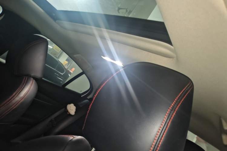 Used Mazda 3 Axela 2020 1.5L Automatic Zhiyue Sunroof Version Headliner