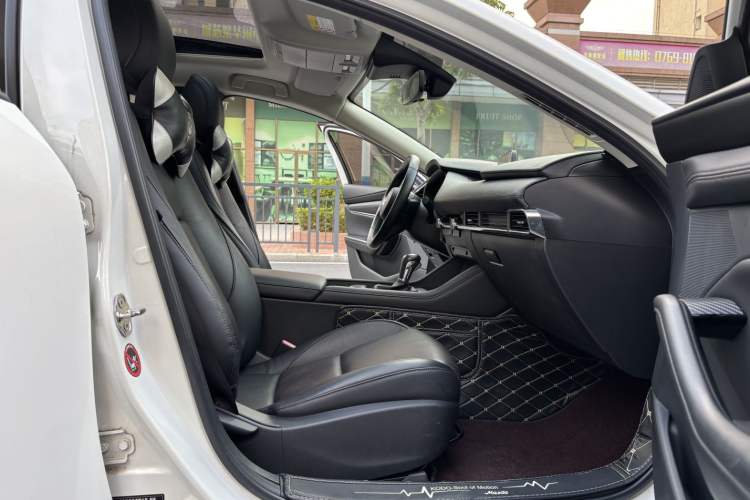 Used Mazda 3 Axela 2020 2.0L Automatic Zhiya Edition Interior 1