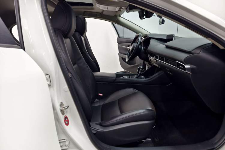 Used Mazda 3 Axela 2020 2.0L Automatic Zhiya Edition Interior 2