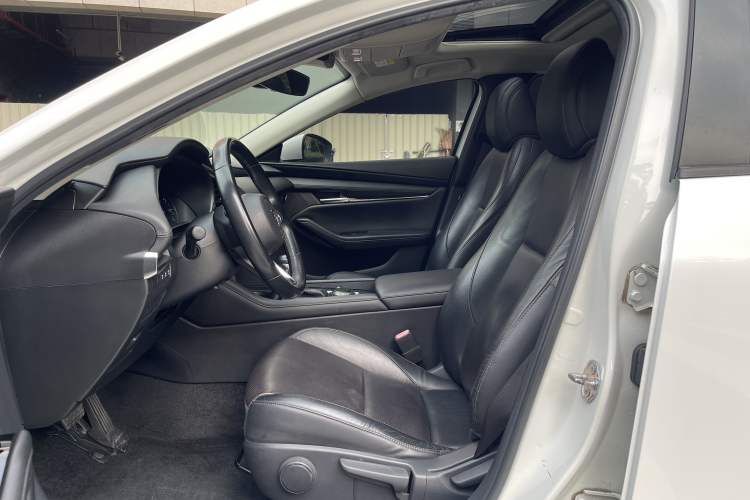Used Mazda 3 Axela 2020 2.0L Automatic Zhiya Edition Interior 3