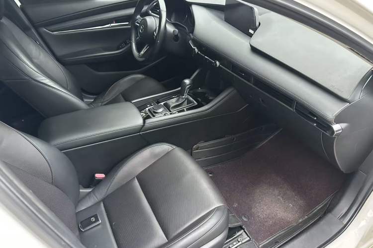 Used Mazda 3 Axela 2020 2.0L Automatic Zhiya Edition Interior 3