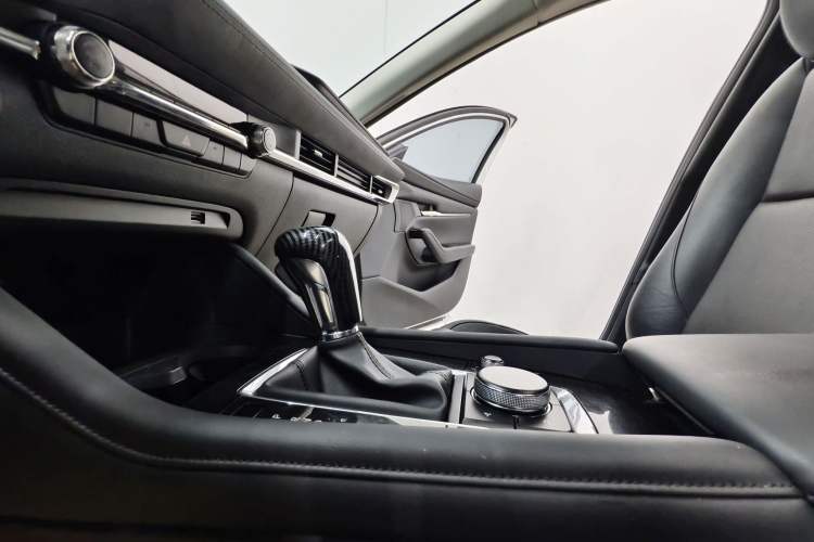 Used Mazda 3 Axela 2020 2.0L Automatic Zhiya Edition Interior 3