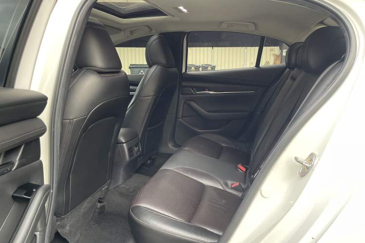 Used Mazda 3 Axela 2020 2.0L Automatic Zhiya Edition Interior 4