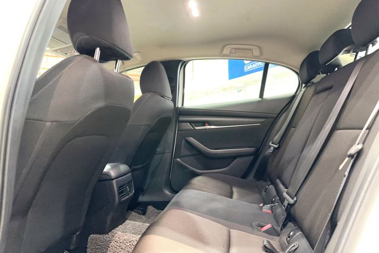 Used Mazda 3 Axela 2020 1.5L Automatic ZhiMei Edition Interior 4