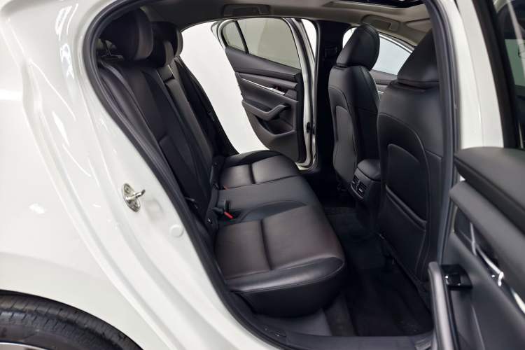 Used Mazda 3 Axela 2020 2.0L Automatic Zhiya Edition Interior 4