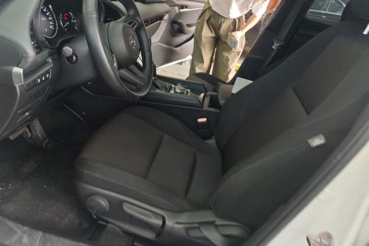 Used Mazda 3 Axela 2020 1.5L Automatic ZhiMei Edition Left Front Seat