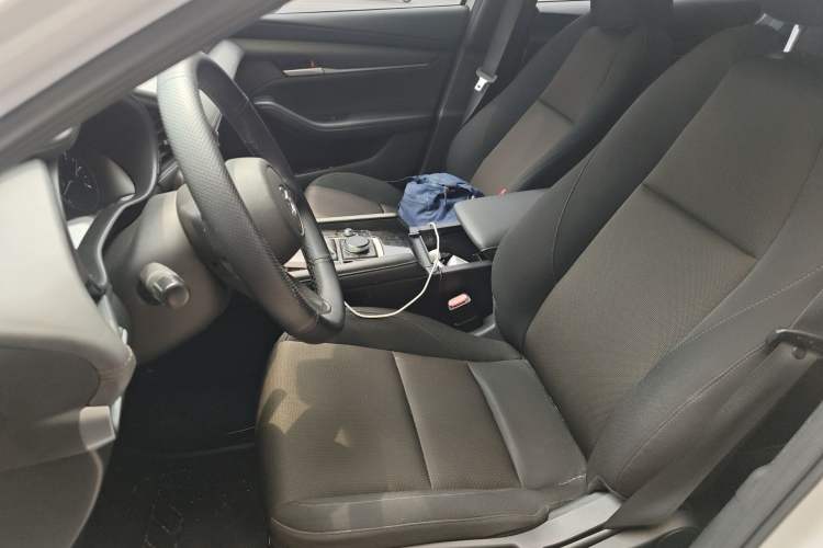 Used Mazda 3 Axela 2020 1.5L Automatic ZhiMei Edition Left Front Seat