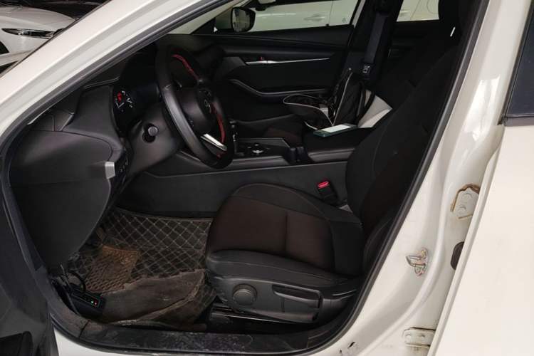 Used Mazda 3 Axela 2020 1.5L Manual ZhiMei Edition Left Front Seat