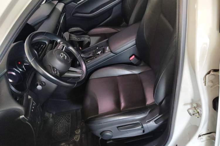 Used Mazda 3 Axela 2020 1.5L Automatic Luxury Version Left Front Seat