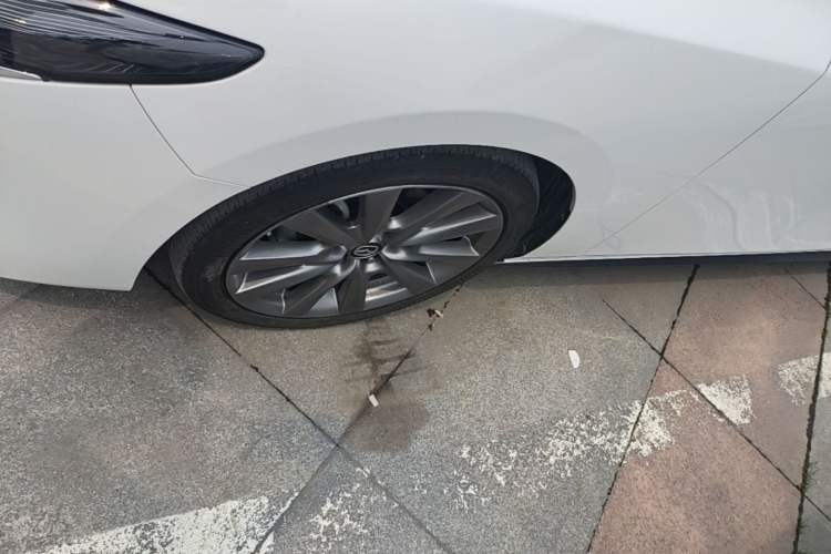 Used Mazda 3 Axela 2020 2.0L Automatic ZhiZun Edition Left Front Wheel Hub