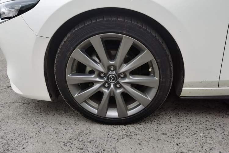 Used Mazda 3 Axela 2020 2.0L Automatic Zhiya Edition Left Front Wheel Hub