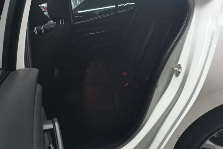 Used Mazda 3 Axela 2020 1.5L Automatic Zhiyue Sunroof Version Left Rear Seat