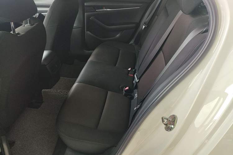 Used Mazda 3 Axela 2020 1.5L Automatic ZhiMei Edition Left Rear Seat