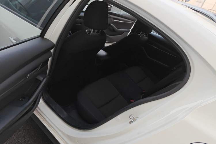 Used Mazda 3 Axela 2020 1.5L Automatic ZhiMei Edition Left Rear Seat