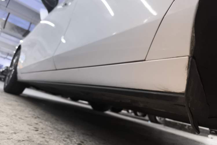 Used Mazda 3 Axela 2020 1.5L Automatic Luxury Version Left Side Sill