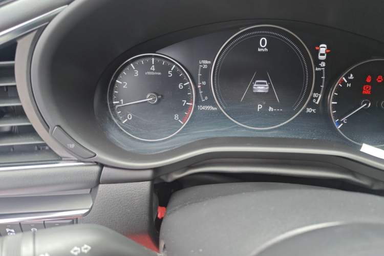 Used Mazda 3 Axela 2020 2.0L Automatic Zhiya Edition Odometer Close Up