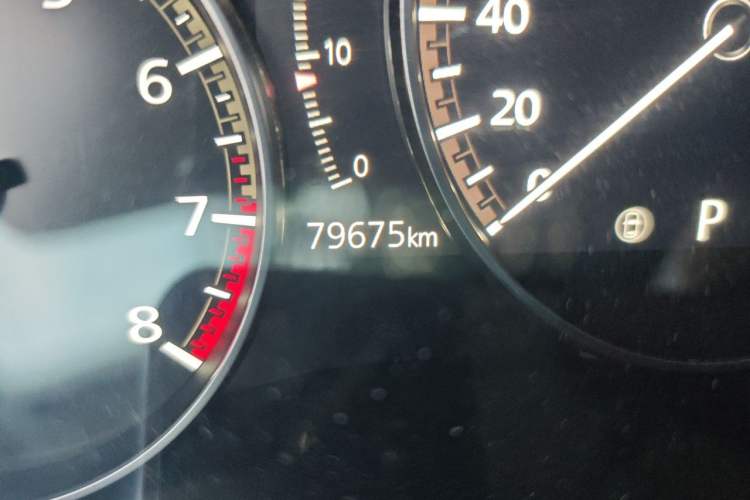 Used Mazda 3 Axela 2020 2.0L Automatic ZhiZun Edition Odometer Close Up