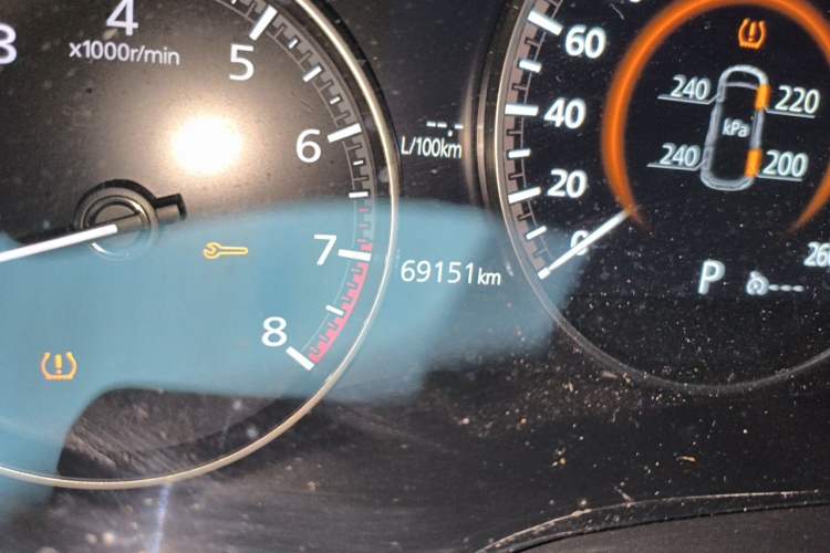 Used Mazda 3 Axela 2020 2.0L Automatic ZhiXuan Edition Odometer Close Up