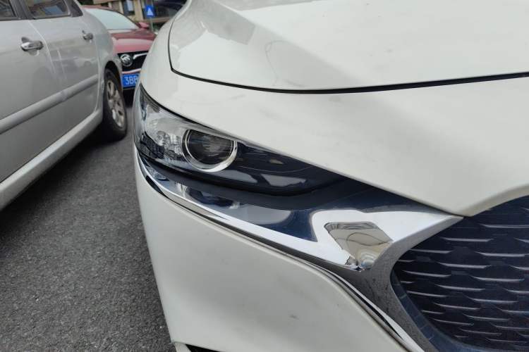 Used Mazda 3 Axela 2020 2.0L Automatic Zhiya Edition Right Front Headlight