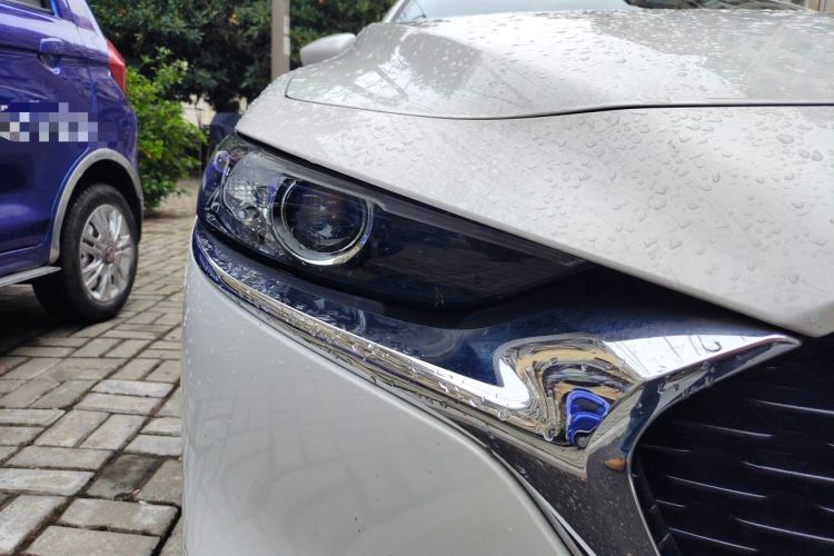 Used Mazda 3 Axela 2020 2.0L Automatic ZhiXuan Edition Right Front Headlight