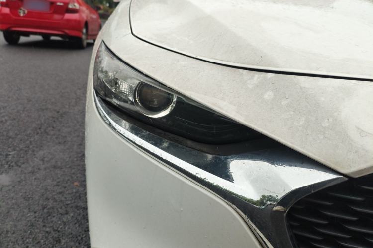Used Mazda 3 Axela 2020 1.5L Automatic ZhiMei Edition Right Front Headlight