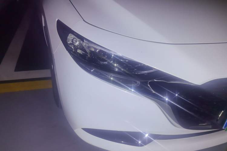 Used Mazda 3 Axela 2020 2.0L Automatic Zhiya Edition Right Front Headlight