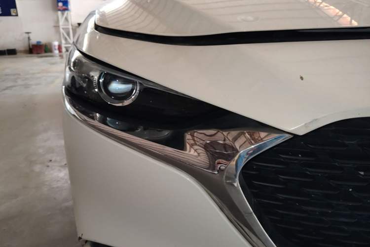 Used Mazda 3 Axela 2020 1.5L Manual ZhiMei Edition Right Front Headlight