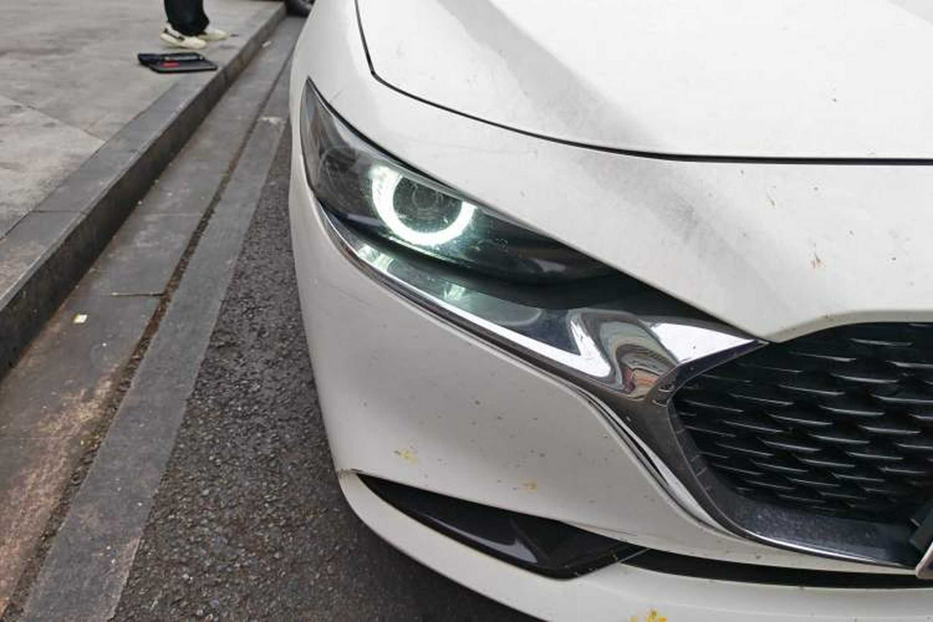 Used Mazda 3 Axela 2020 2.0L Automatic Zhiya Edition Right Front Headlight