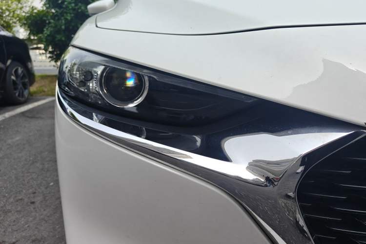 Used Mazda 3 Axela 2020 2.0L Automatic ZhiXuan Edition Right Front Headlight