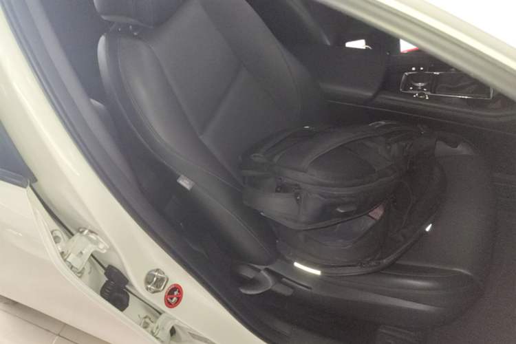 Used Mazda 3 Axela 2020 2.0L Automatic Zhiya Edition Right Front Seat