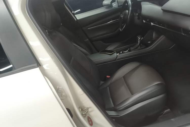 Used Mazda 3 Axela 2020 2.0L Automatic Zhiya Edition Right Front Seat