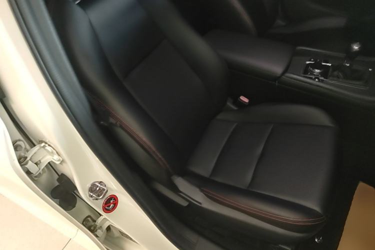 Used Mazda 3 Axela 2020 1.5L Manual ZhiMei Edition Right Front Seat