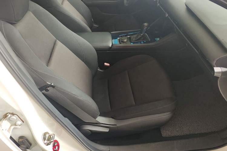 Used Mazda 3 Axela 2020 1.5L Automatic ZhiMei Edition Right Front Seat