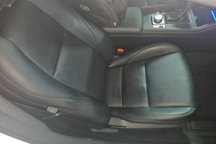 Used Mazda 3 Axela 2020 1.5L Automatic ZhiMei Edition Right Front Seat