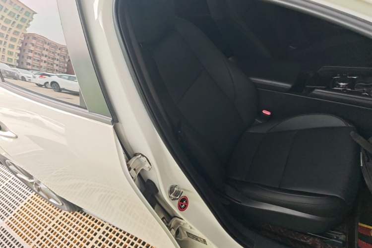 Used Mazda 3 Axela 2020 1.5L Automatic ZhiMei Edition Right Front Seat