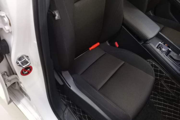 Used Mazda 3 Axela 2020 1.5L Automatic ZhiMei Edition Right Front Seat