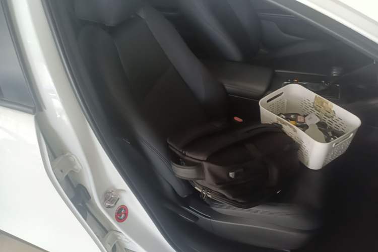 Used Mazda 3 Axela 2020 1.5L Automatic ZhiMei Edition Right Front Seat