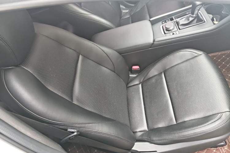 Used Mazda 3 Axela 2020 1.5L Automatic ZhiMei Edition Right Front Seat