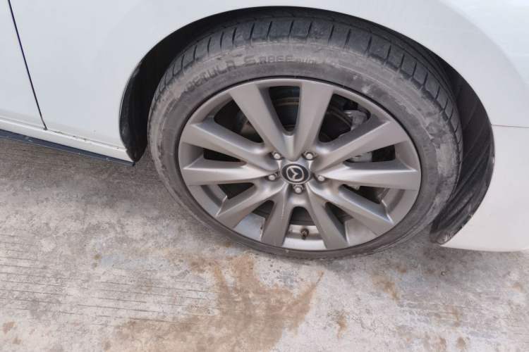 Used Mazda 3 Axela 2020 2.0L Automatic Zhiya Edition Right Front Wheel Hub
