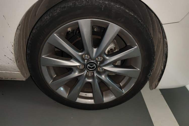 Used Mazda 3 Axela 2020 2.0L Automatic Zhiya Edition Right Front Wheel Hub