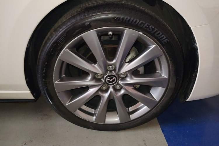 Used Mazda 3 Axela 2020 2.0L Automatic Zhiya Edition Right Front Wheel Hub