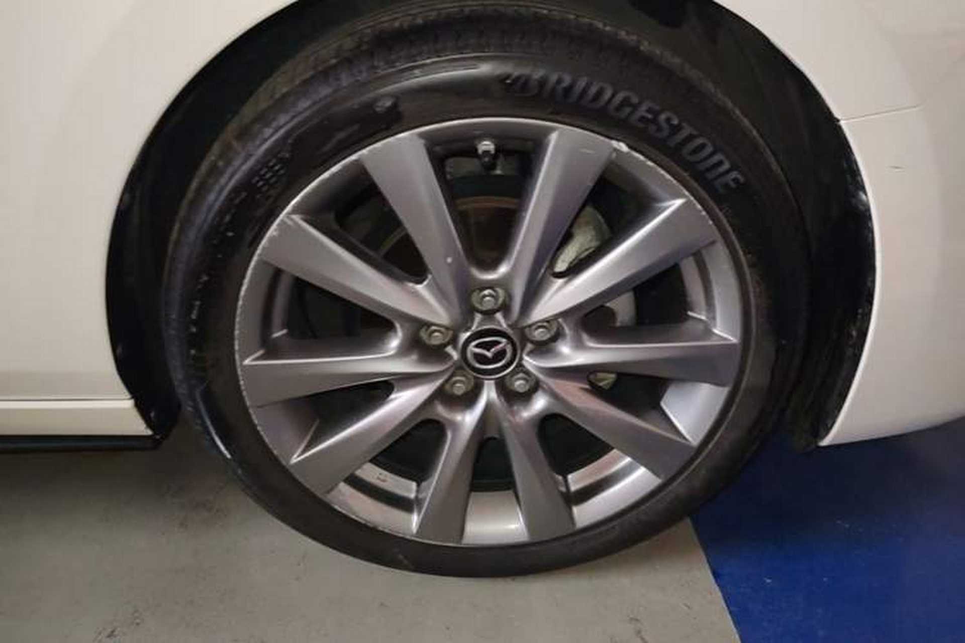 Used Mazda 3 Axela 2020 2.0L Automatic Zhiya Edition Right Front Wheel Hub