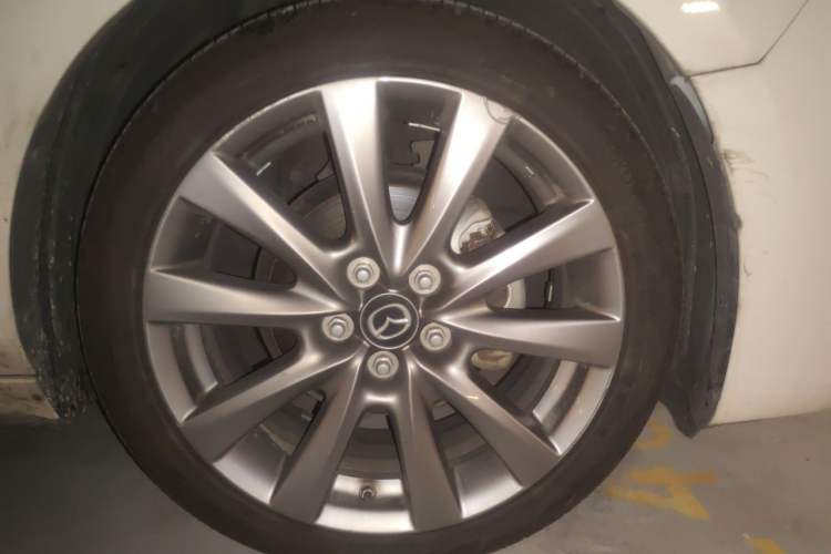 Used Mazda 3 Axela 2020 2.0L Automatic Zhiya Edition Right Front Wheel Hub