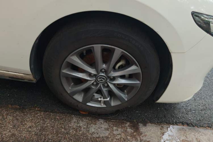 Used Mazda 3 Axela 2020 1.5L Automatic ZhiMei Edition Right Front Wheel Hub