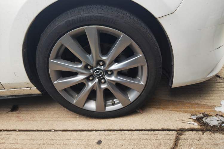 Used Mazda 3 Axela 2020 2.0L Automatic Zhiya Edition Right Front Wheel Hub