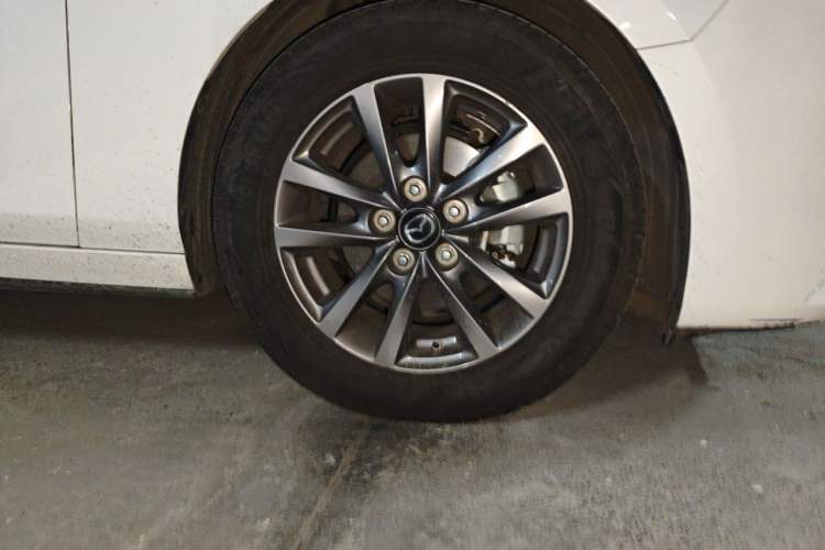 Used Mazda 3 Axela 2020 1.5L Automatic ZhiMei Edition Right Front Wheel Hub