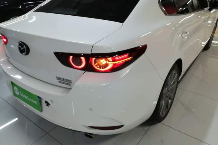 Used Mazda 3 Axela 2020 2.0L Automatic ZhiXuan Edition Right Rear Taillight