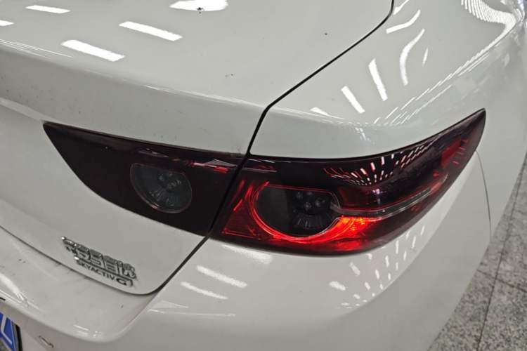 Used Mazda 3 Axela 2020 2.0L Automatic Zhiya Edition Right Rear Taillight