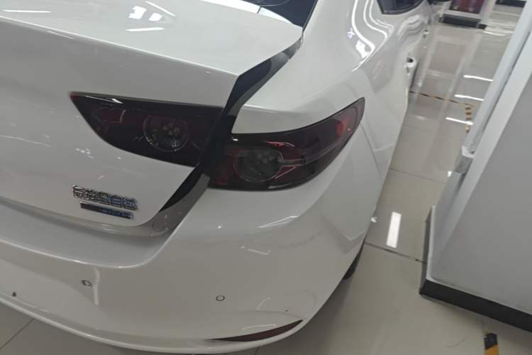 Used Mazda 3 Axela 2020 1.5L Automatic ZhiMei Edition Right Rear Taillight