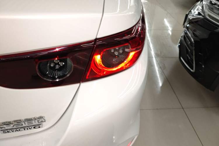 Used Mazda 3 Axela 2020 1.5L Automatic Luxury Version Right Rear Taillight